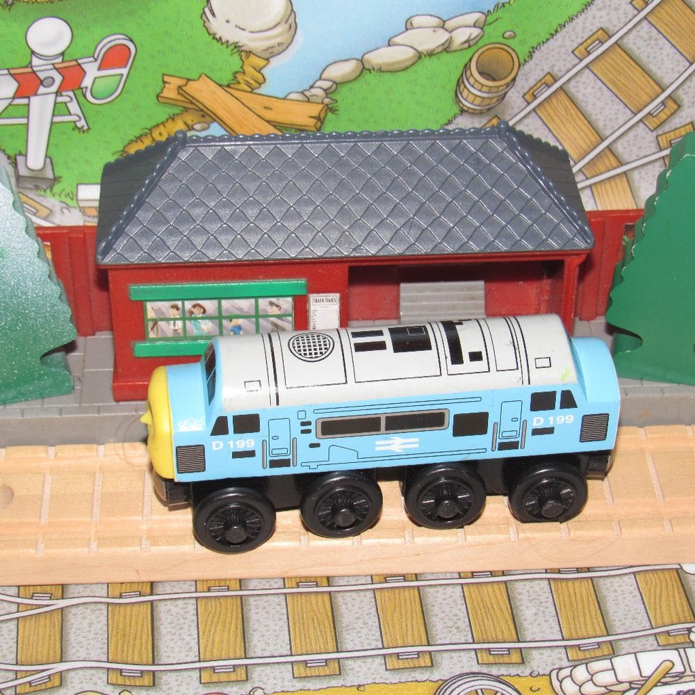 Thomas Wooden Railway Train Engine Track Diesel D199